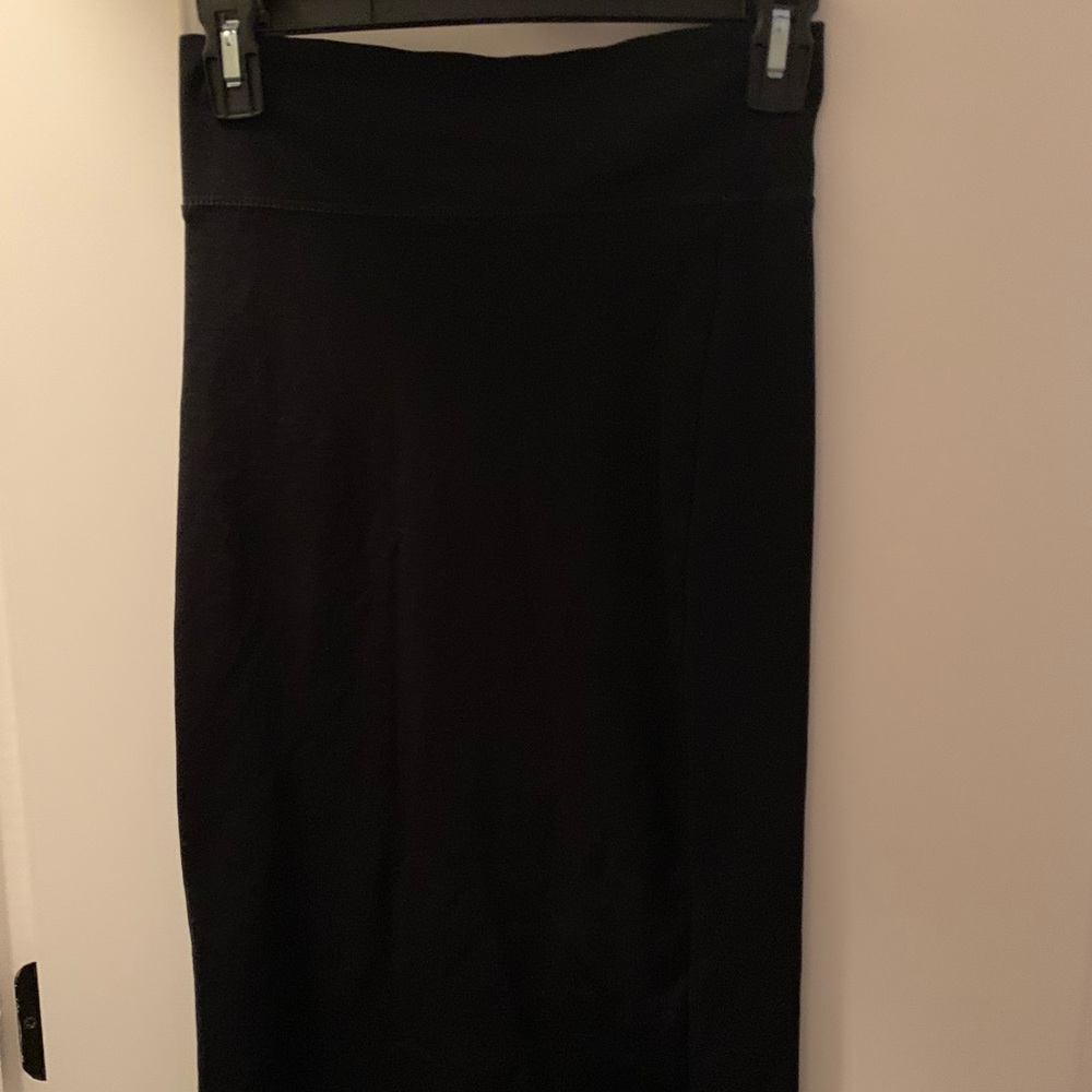 Black Fitted Pencil Skirt